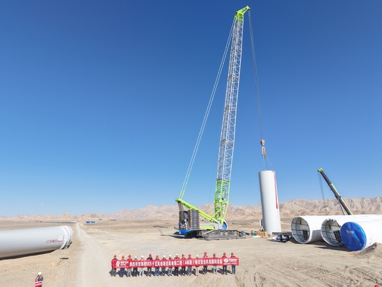 順利吊裝合影照片 攝影:潘勤富.jpg